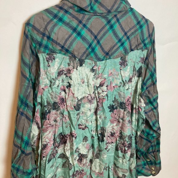 Tolani Collection Neicy Flannel Floral Long Sleeve Blouse Top 3X - Picture 4 of 7